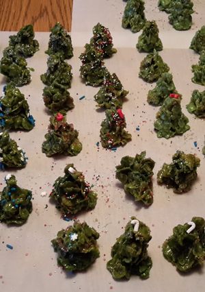 A picture of Cornflake Christmas trees.