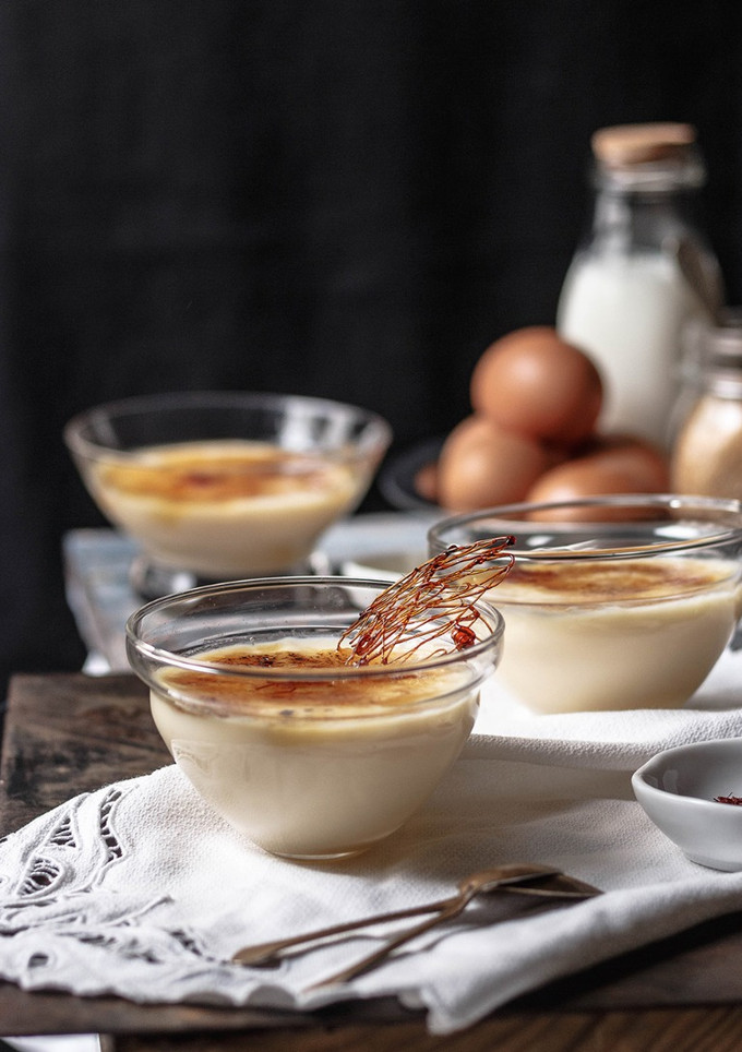 Una foto de Crema catalana y azafrán