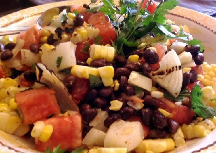 Recipe of Perfect Grilled corn, onion and bean salsa