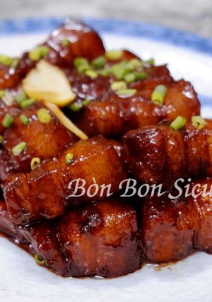 Hình của món Thịt Ba Rọi Kho Tàu (Hong Shao Rou 红烧肉).
