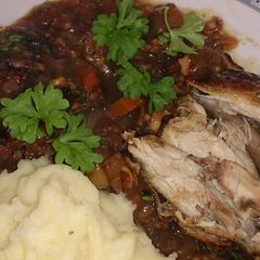 A picture of Coq Au Vin.