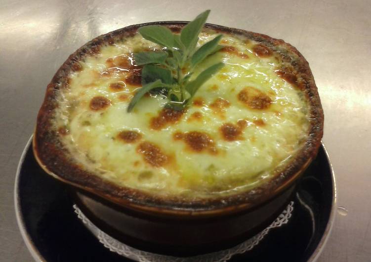 Recipe of Homemade French onion soup