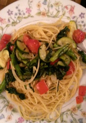 A picture of Mandy's olive oil and vegetable pasta.