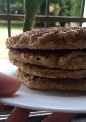 Una foto de Hotcakes de banana y avena