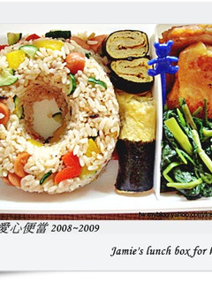 小犬愛心便當 熱狗炒販 的食譜成品照片