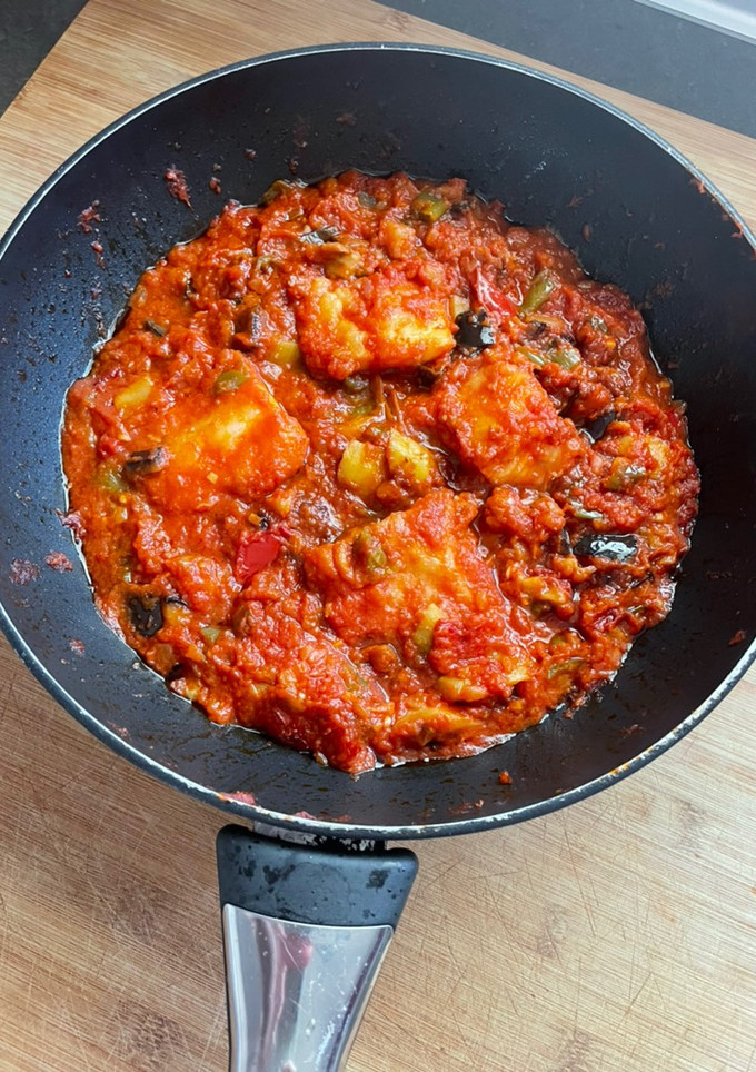 Una foto de Pisto con filetes de bacalao