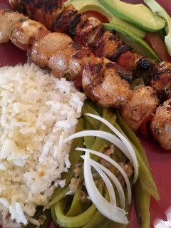 Una foto de Brochetas de pollo con soya a la Pamela