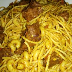 A picture of Fried spaghetti with macaroni.