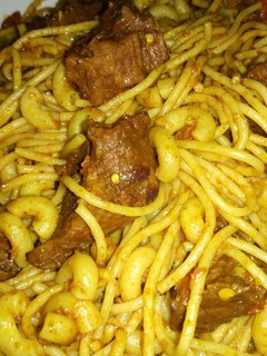 A picture of Fried spaghetti with macaroni.