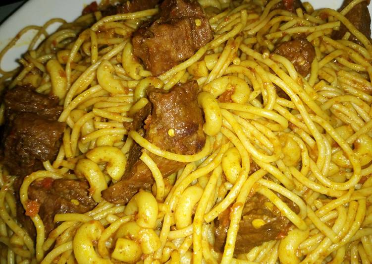 Fried spaghetti with macaroni