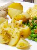 Cuscús con patata y guisantes