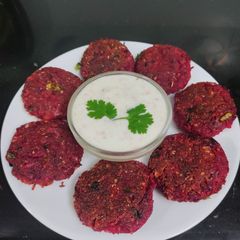 A picture of Beetroot Tikki.