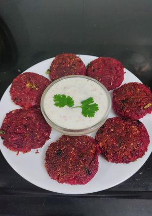 A picture of Beetroot Tikki.