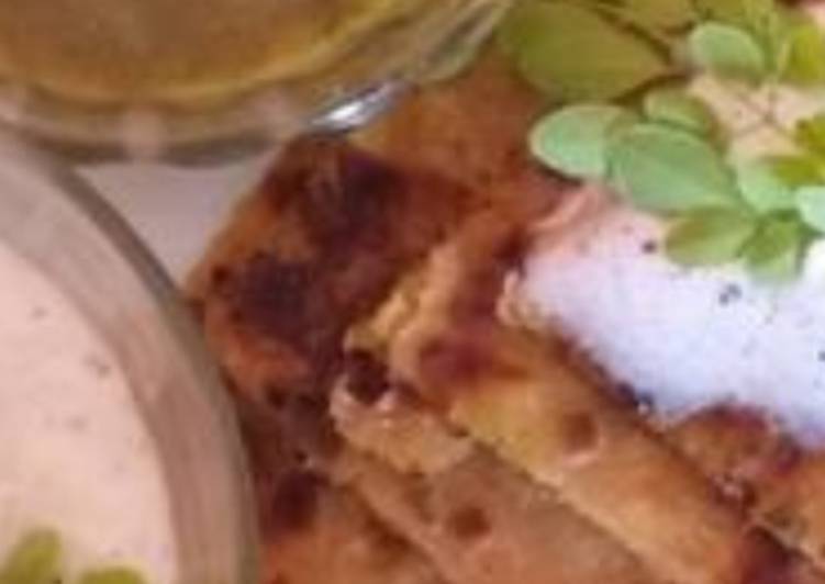 Recipe of Tasty Moringa leaf and pottato stuffed shahi paratha with moringa dip