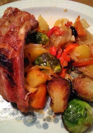 Una foto de Costillar con guarnición