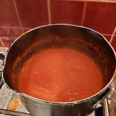Scotch bonnet fermented chilli sauce A picture of Scotch bonnet fermented chilli sauce.