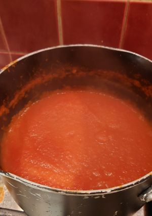 A picture of Scotch bonnet fermented chilli sauce.