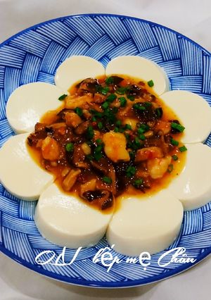 Hình của món Đậu hũ non sốt tôm nấm đông cô.