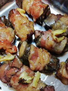 Baconbe tekert csirkemáj recept fotója