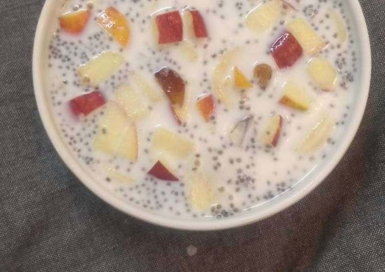 Chia seeds pudding with fruits