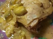 Una foto de pollo curry