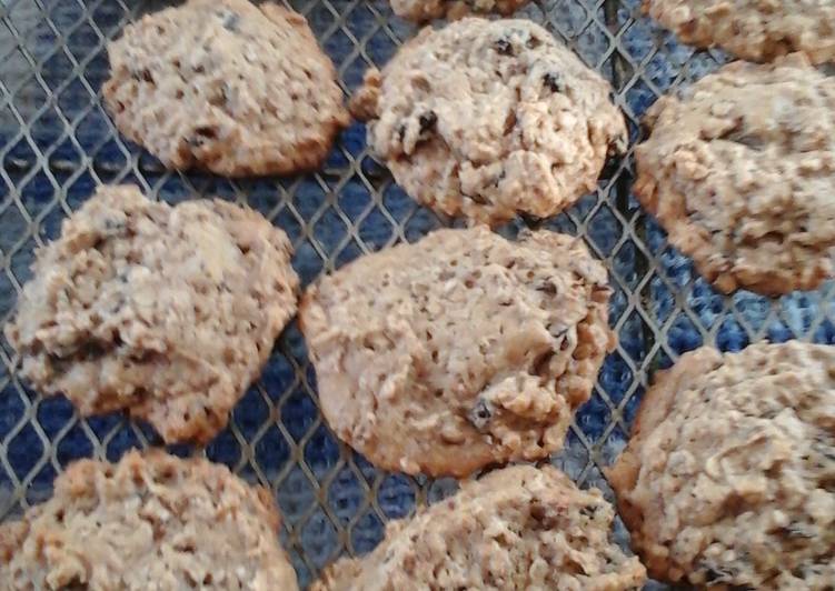 Easiest Way to Make Award-winning Oatmeal Raisin Cookies