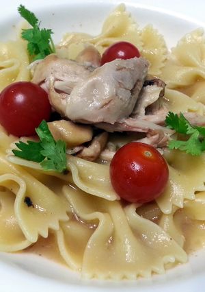 A picture of Chicken And Farfella Pasta.