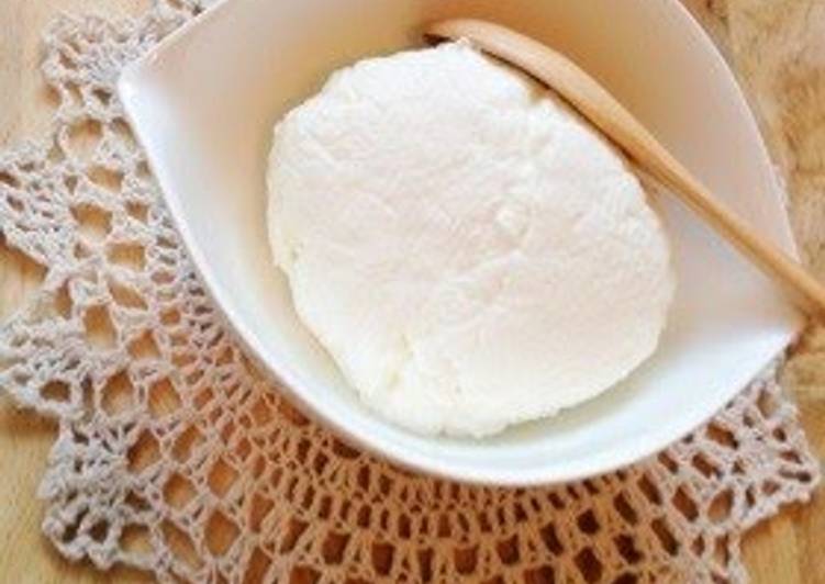 Easiest Way to Make Homemade Strained Yogurt in 1 Hour