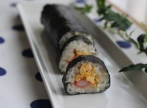 https://img-global.cpcdn.com/recipes/5080939471306752/300x220cq70/egg-and-crab-stick-nori-maki-sushi-recipe-main-photo.jpg