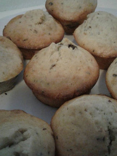 Una foto de Muffins de banana y chocolate sin tacc