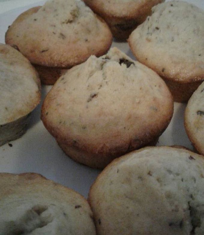 Una foto de Muffins de banana y chocolate sin tacc