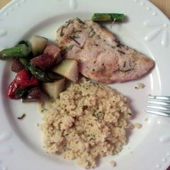 A picture of Chicken & veggies.