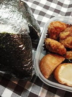 A picture of Fried Potatoes & Chicken Nuggets.