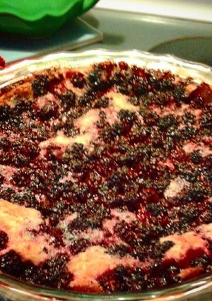 A picture of Mom's Blackberry Cobbler.