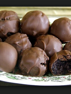 A picture of Oreo Truffles.