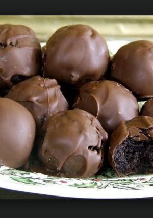 A picture of Oreo Truffles.