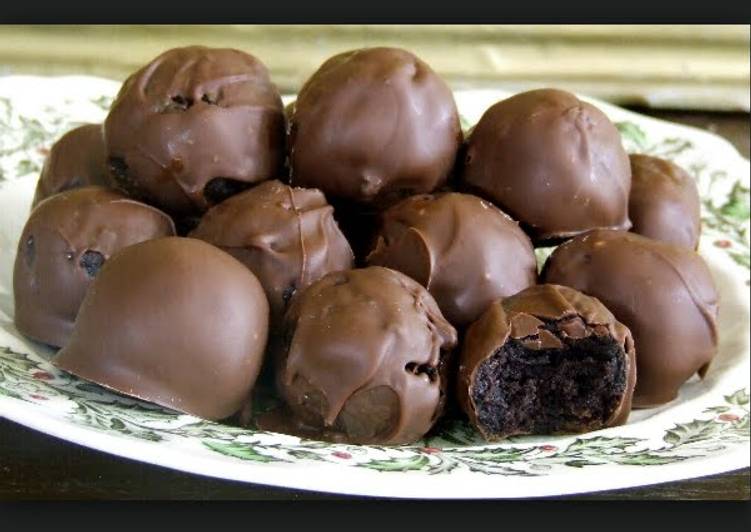 Simple Way to Make Quick Oreo Truffles