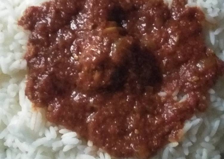 Rice and chicken stew