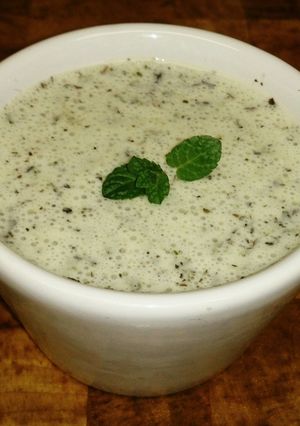 A picture of Tex's Easy Mint Yoghurt Dip 🌿🍶.