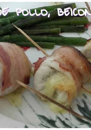 Una foto de Rollitos de pollo, beicon y queso