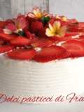 Torta arrotolata fragole e lamponi