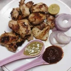 A picture of Chicken Tava Tikka (chicken frying pan tikka).