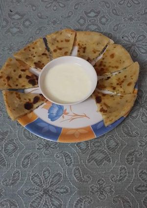 A picture of Cheese paratha.