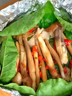 Hình của món Nấm Mối Thái Nướng Lá Cách Muối Ớt.