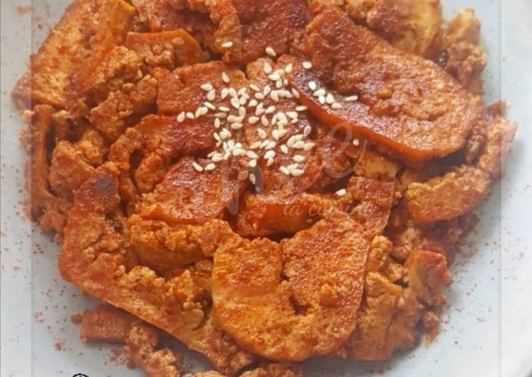 Dubu Jurim 두부조림 (Spicy Braised Tofu)