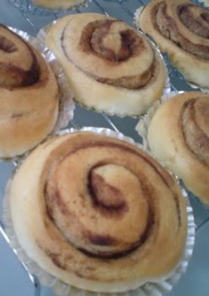 A picture of Honey Butter Cinnamon Rolls.