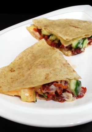 A picture of LG CHEESY TORTILLA.