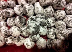 A picture of Oreo Cream Cheese Balls.