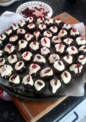 A picture of Fruitcake Balls/ Christmas balls.