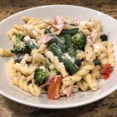 Une photo de Summertime Pasta Salad